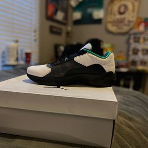 White and black mens basketball Jordans